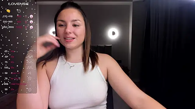 Snapshot of ThreeshaWhite chatting on February 9, 2025, 5:43 pm ThreeshaWhite online show from February 9, 2025, 5:43 pm