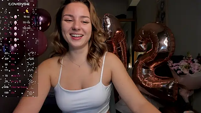 Snapshot of ThreeshaWhite chatting on November 7, 2025, 7:08 am ThreeshaWhite online show from November 7, 2025, 7:08 am