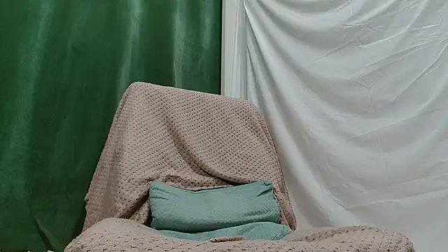 Luckyalice 4u online show from April 10, 2026, 9:25 am