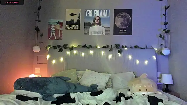 Anisawithlove online show from December 3, 2024, 5:12 pm