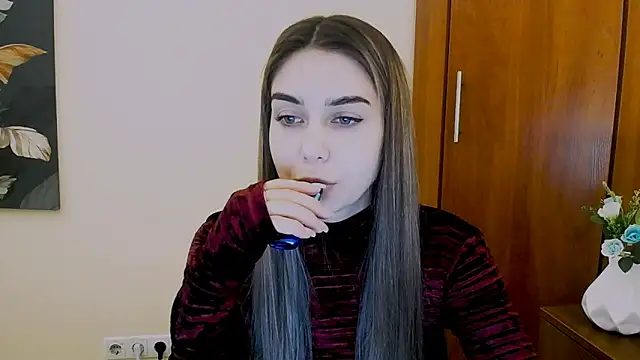 Lili magic online show from February 5, 2025, 3:42 pm