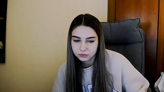 Lili magic online show from March 22, 2025, 4:37 pm