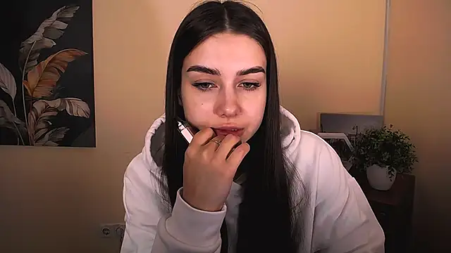 Lili magic online show from October 8, 2025, 7:17 am