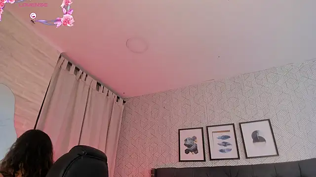 Snapshot of emma__smith1 chatting on February 4, 2025, 12:33 pm emma  smith1 online show from February 4, 2025, 12:33 pm