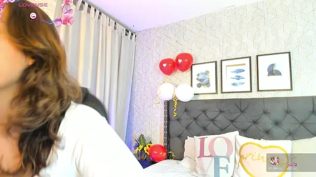 Snapshot of emma__smith1 chatting on February 17, 2025, 12:27 pm emma  smith1 online show from February 17, 2025, 12:27 pm