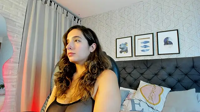Snapshot of emma__smith1 chatting on February 20, 2025, 3:41 pm emma  smith1 online show from February 20, 2025, 3:41 pm