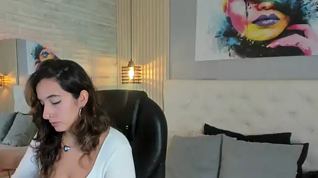 Snapshot of emma__smith1 chatting on March 2, 2025, 1:05 pm emma  smith1 online show from March 2, 2025, 1:05 pm