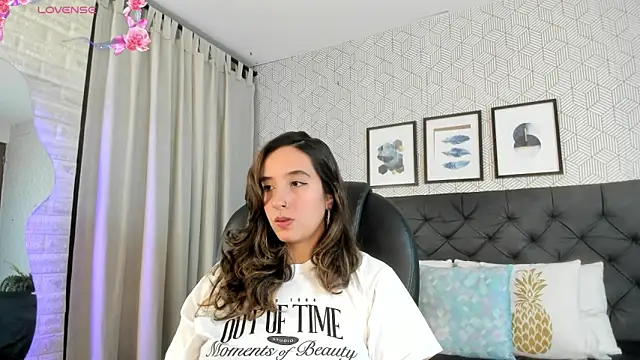 Snapshot of emma__smith1 chatting on March 4, 2025, 12:12 pm emma  smith1 online show from March 4, 2025, 12:12 pm