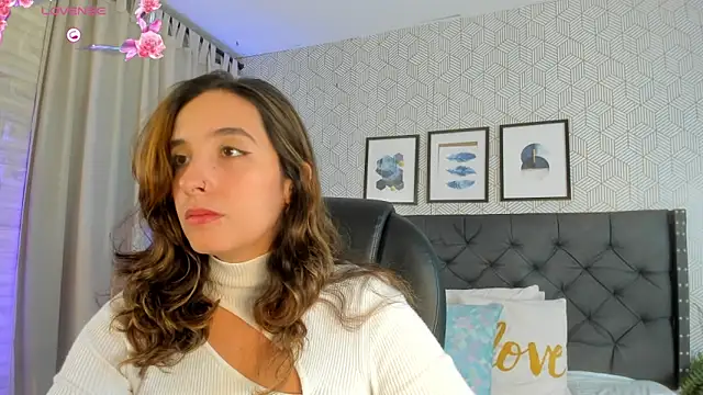Snapshot of emma__smith1 chatting on March 14, 2025, 12:40 pm emma  smith1 online show from March 14, 2025, 12:40 pm