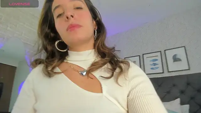 Snapshot of emma__smith1 chatting on March 19, 2025, 12:23 pm emma  smith1 online show from March 19, 2025, 12:23 pm