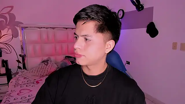 Snapshot of Niicky1_ chatting on December 3, 2024, 9:12 pm Niicky1 online show from December 3, 2024, 9:12 pm