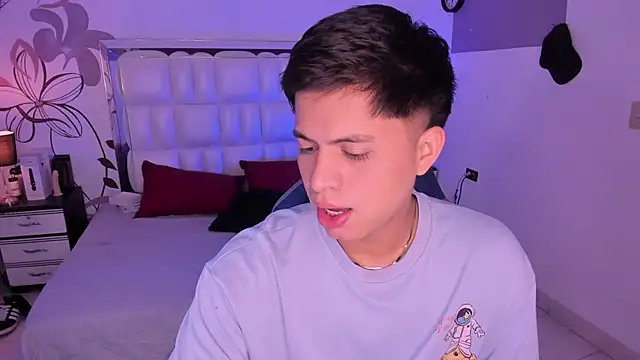 Snapshot of Niicky1_ chatting on December 7, 2024, 8:27 pm Niicky1 online show from December 7, 2024, 8:27 pm