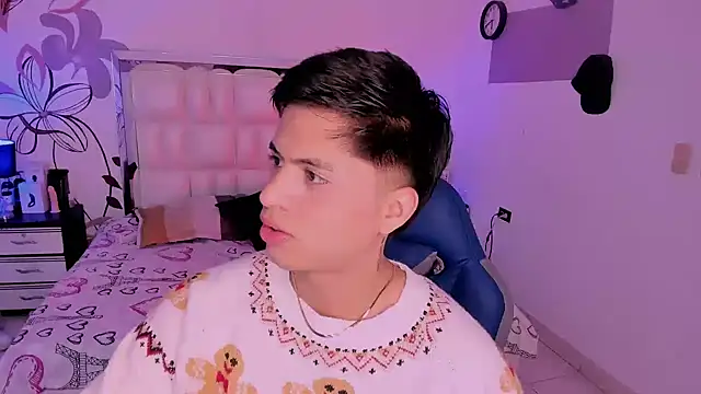 Snapshot of Niicky1_ chatting on December 19, 2024, 9:06 pm Niicky1 online show from December 19, 2024, 9:06 pm