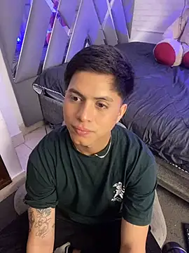 Snapshot of Niicky1_ chatting on December 22, 2024, 8:36 pm Niicky1 online show from December 22, 2024, 8:36 pm