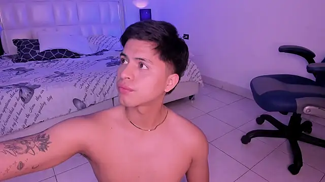 Snapshot of Niicky1_ chatting on January 11, 2025, 11:56 pm Niicky1 online show from January 11, 2025, 11:56 pm