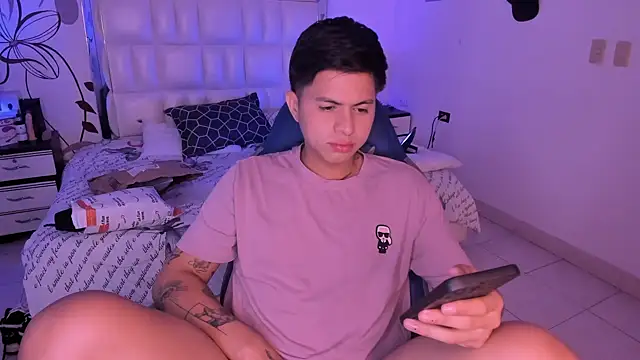 Snapshot of Niicky1_ chatting on January 13, 2025, 9:09 pm Niicky1 online show from January 13, 2025, 9:09 pm