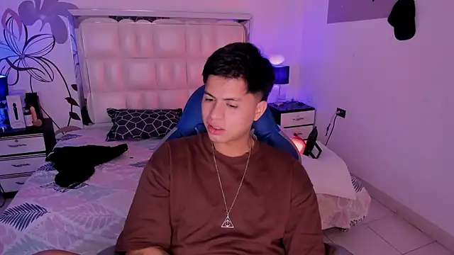 Snapshot of Niicky1_ chatting on January 16, 2025, 9:08 pm Niicky1 online show from January 16, 2025, 9:08 pm