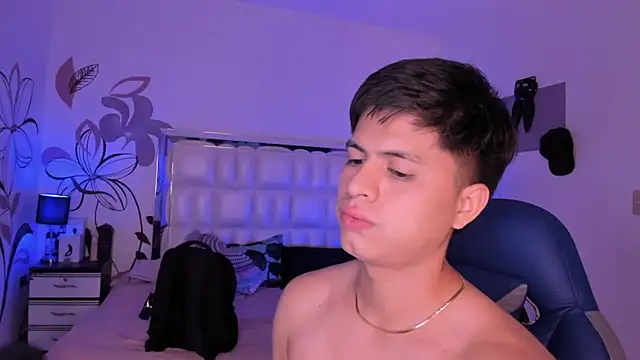 Snapshot of Niicky1_ chatting on January 24, 2025, 1:03 am Niicky1 online show from January 24, 2025, 1:03 am