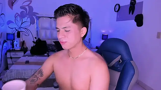 Snapshot of Niicky1_ chatting on February 28, 2025, 8:50 pm Niicky1 online show from February 28, 2025, 8:50 pm