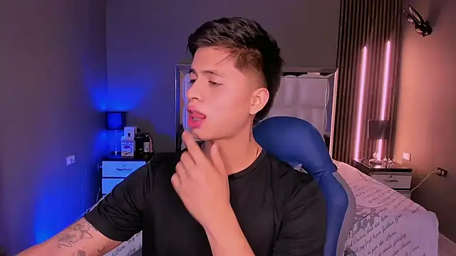 Snapshot of Niicky1_ chatting on March 7, 2025, 9:48 pm Niicky1 online show from March 7, 2025, 9:48 pm