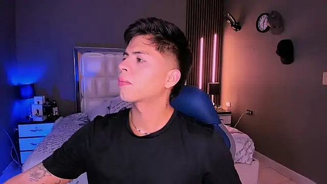 Snapshot of Niicky1_ chatting on March 14, 2025, 9:21 pm Niicky1 online show from March 14, 2025, 9:21 pm