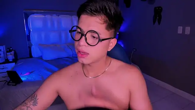 Snapshot of Niicky1_ chatting on September 18, 2025, 4:14 am Niicky1 online show from September 18, 2025, 4:14 am