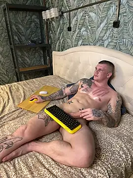 MrrKray online show from February 22, 2025, 5:46 pm