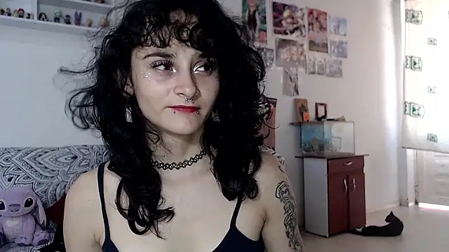 Snapshot of kitty22_ chatting on December 3, 2024, 2:49 pm kitty22  online show from December 3, 2024, 2:49 pm