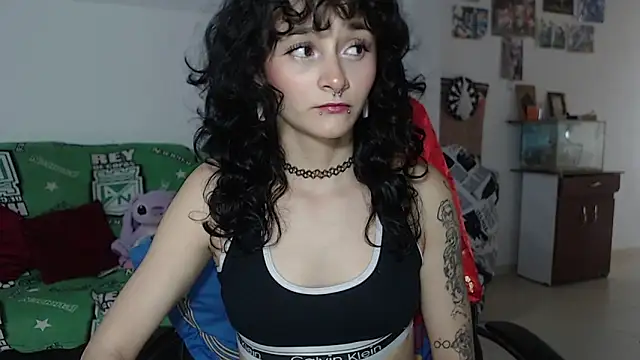 Snapshot of kitty22_ chatting on December 13, 2024, 3:00 pm kitty22  online show from December 13, 2024, 3:00 pm