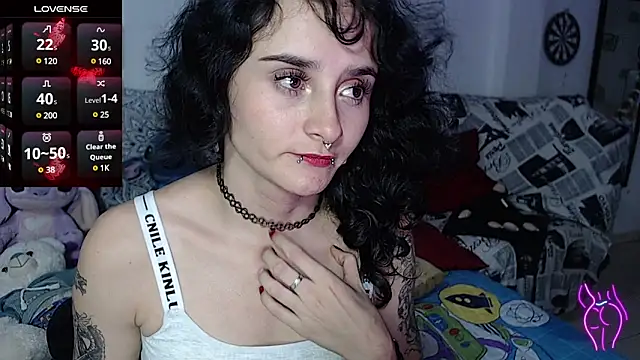 Snapshot of kitty22_ chatting on January 23, 2025, 11:26 pm kitty22  online show from January 23, 2025, 11:26 pm