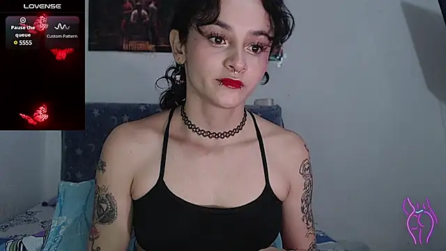 Snapshot of kitty22_ chatting on March 5, 2025, 3:51 pm kitty22  online show from March 5, 2025, 3:51 pm