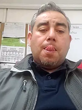 Manolete007x online show from December 19, 2025, 10:39 pm