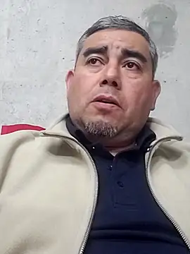 Manolete007x online show from April 8, 2026, 11:37 pm