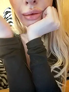 Elza kom online show from March 4, 2025, 10:02 am