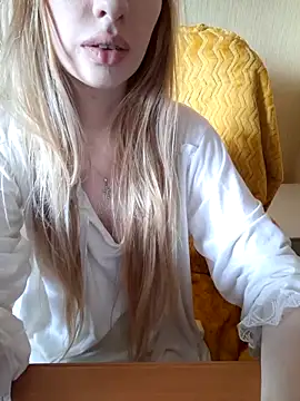 Elza kom online show from September 10, 2025, 6:24 am