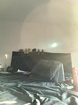 Laurahorney xo online show from October 7, 2025, 2:14 pm