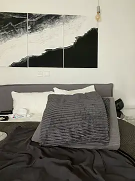 Laurahorney xo online show from March 22, 2026, 8:45 pm