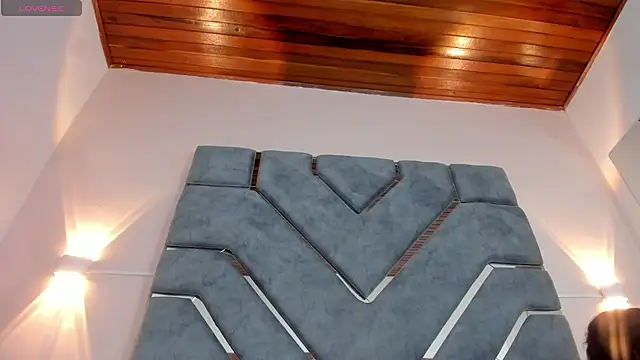 LucciaPorter online show from February 19, 2026, 1:18 pm