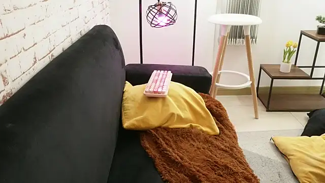 Sofhia cruz online show from December 18, 2025, 6:36 pm