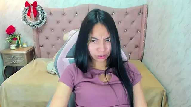 XSmaggiiee online show from January 7, 2025, 2:53 am