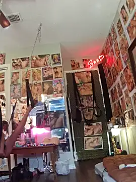 luvs2cumm69 online show from February 25, 2025, 5:15 pm