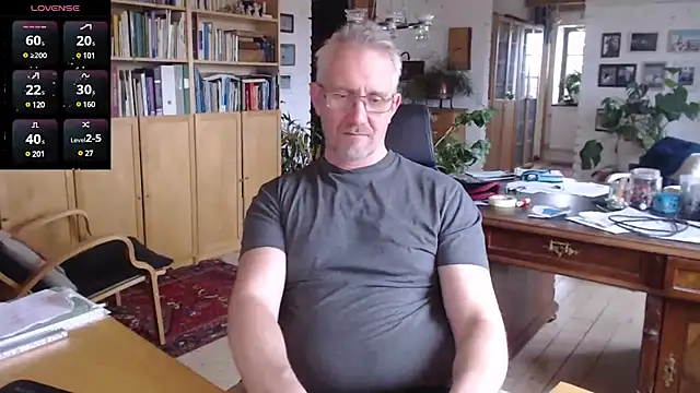 tom-swede online show from February 2, 2025, 2:02 pm