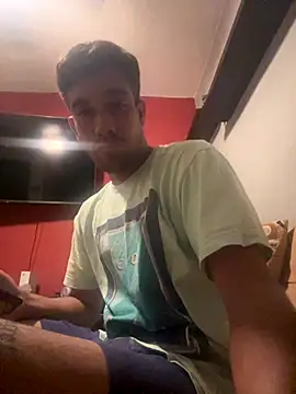 Magicerosxx69 online show from September 13, 2025, 7:41 am