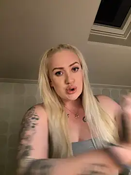 QueenOfFknBj online show from February 7, 2025, 5:29 pm