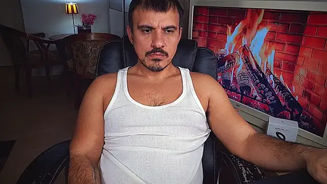 Snapshot of officeman7 chatting on December 7, 2024, 5:31 pm officeman7 online show from December 7, 2024, 5:31 pm