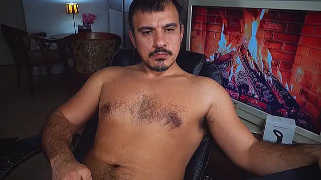 Snapshot of officeman7 chatting on December 7, 2024, 8:38 pm officeman7 online show from December 7, 2024, 8:38 pm