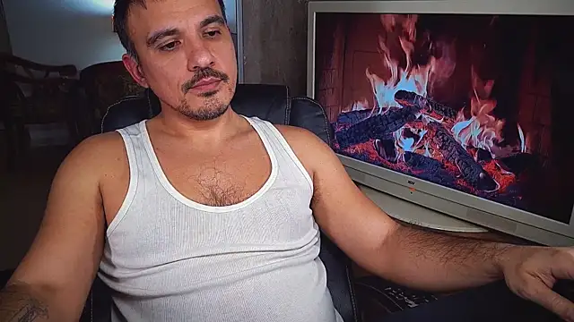 Snapshot of officeman7 chatting on December 31, 2024, 4:25 pm officeman7 online show from December 31, 2024, 4:25 pm