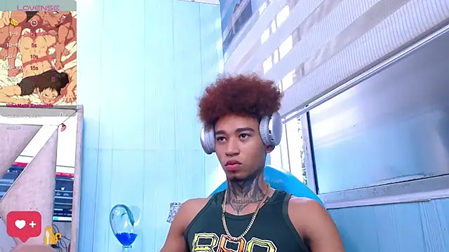 sexy blacks  online show from March 5, 2025, 3:29 pm