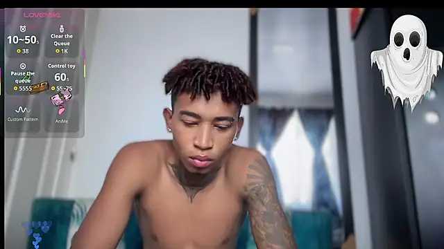 sexy blacks  online show from October 23, 2025, 12:15 pm