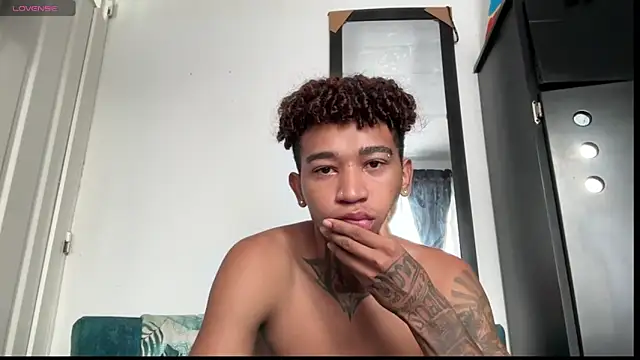 sexy blacks  online show from November 8, 2025, 12:05 pm